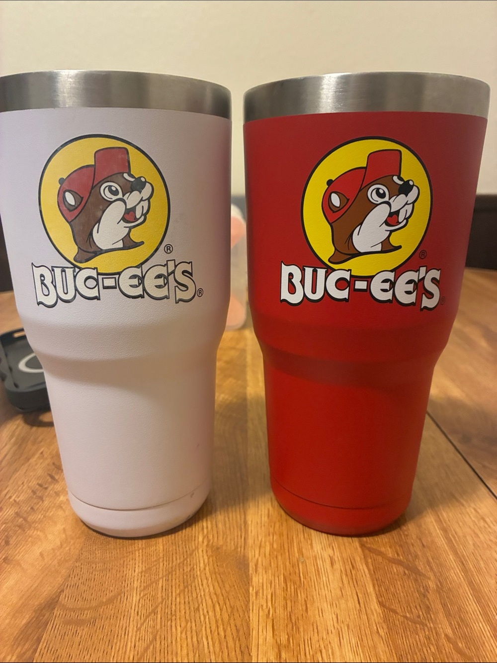 Buc-ee's Insulated Travel Tumbler - Red or White